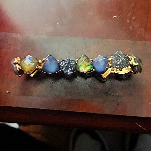 Womens Bracelet different types of stones - Picture 3 of 9